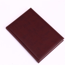 Határidőnapló Bolero B/5, napi krémszínű lapokkal barna Realsystem 2026. Határidőnapló Realsystem