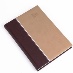 Határidőnapló Kensington A/5, napi fehér lapokkal barna Realsystem 2026. Határidőnapló Realsystem